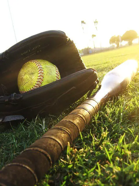 Best Baseball Equipment Guide