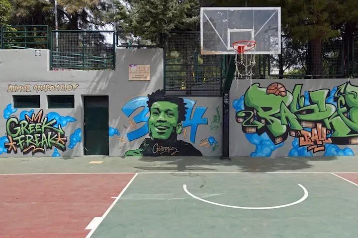 giannis antetokounmpo basketball court