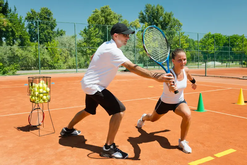 How much do tennis coach's make