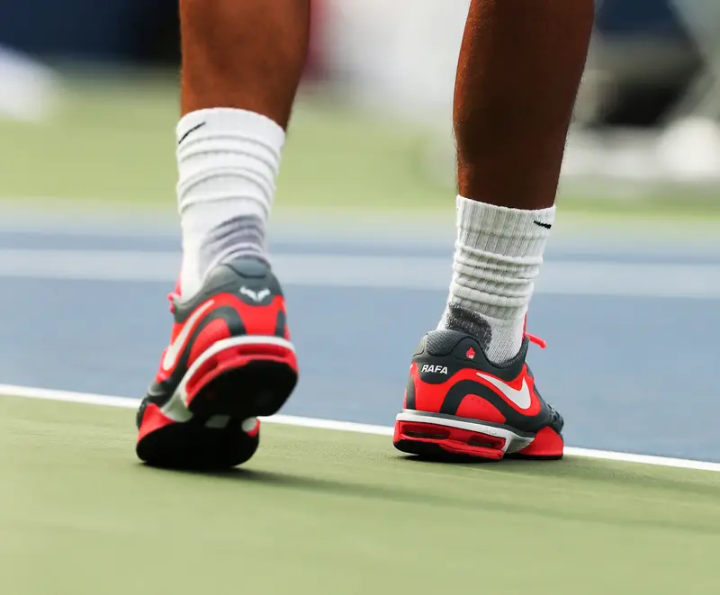 How Much Do Tennis Shoes WEIGH? - Sports Gratitude
